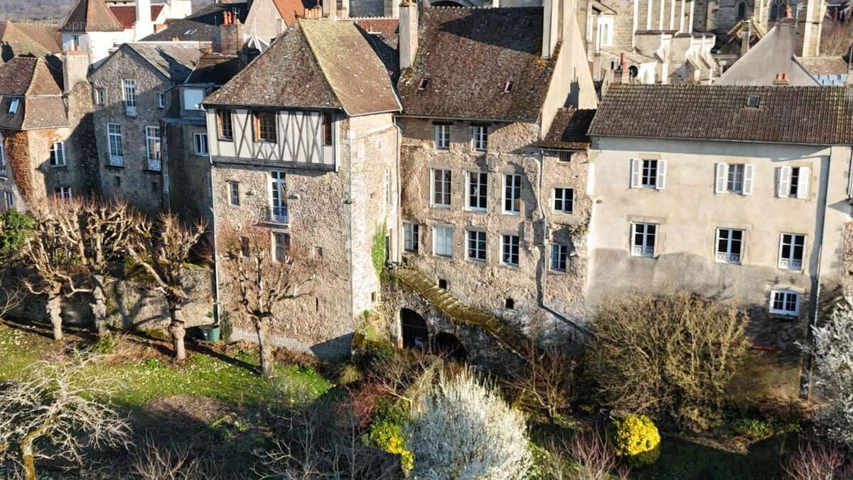 Maison à AUTUN