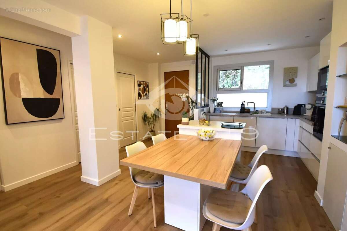 Appartement à LE CANNET