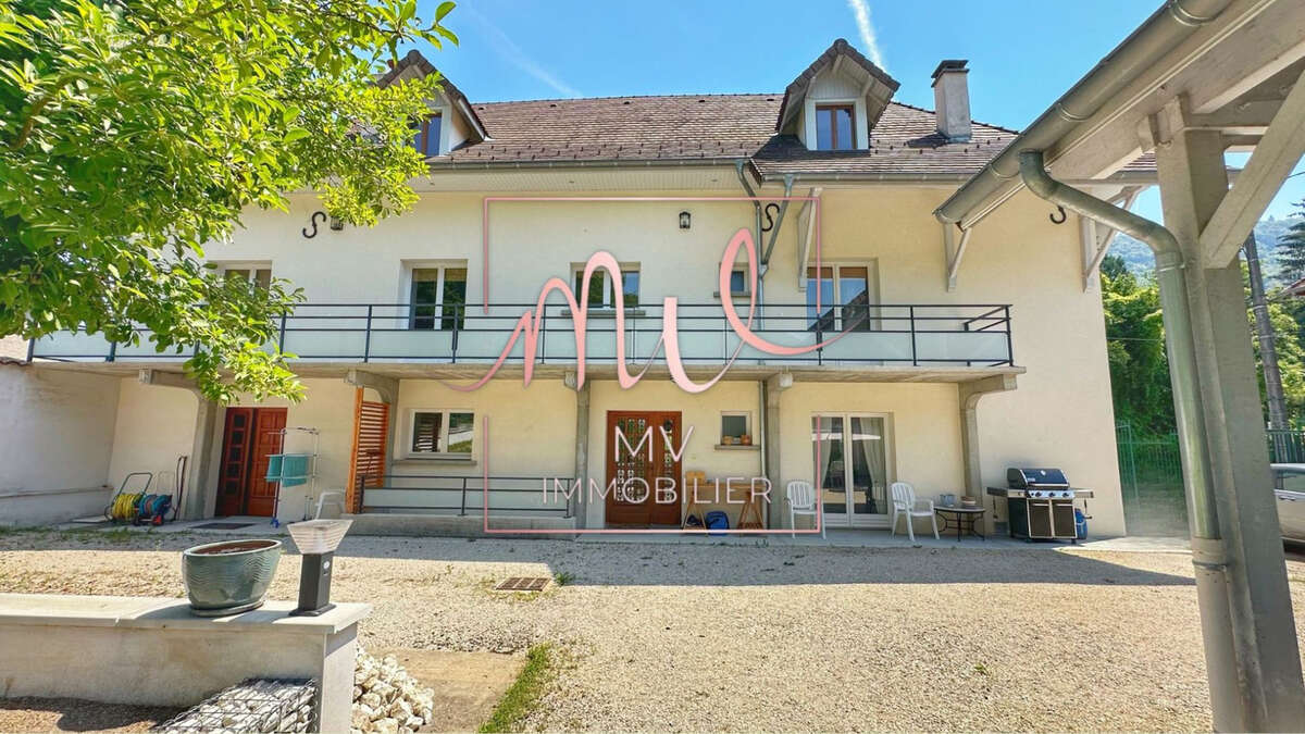 Maison à SAINT-GEOIRE-EN-VALDAINE