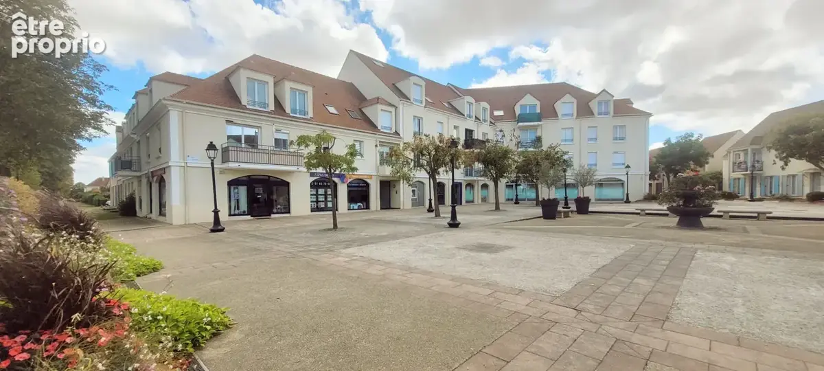 Local commercial Le Coudray-Montceaux 97,60 m2 - photo 4