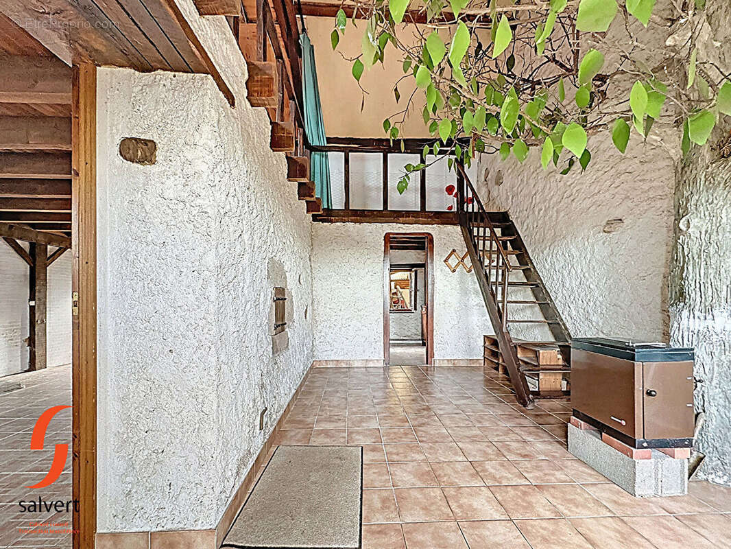 Maison à DURDAT-LAREQUILLE