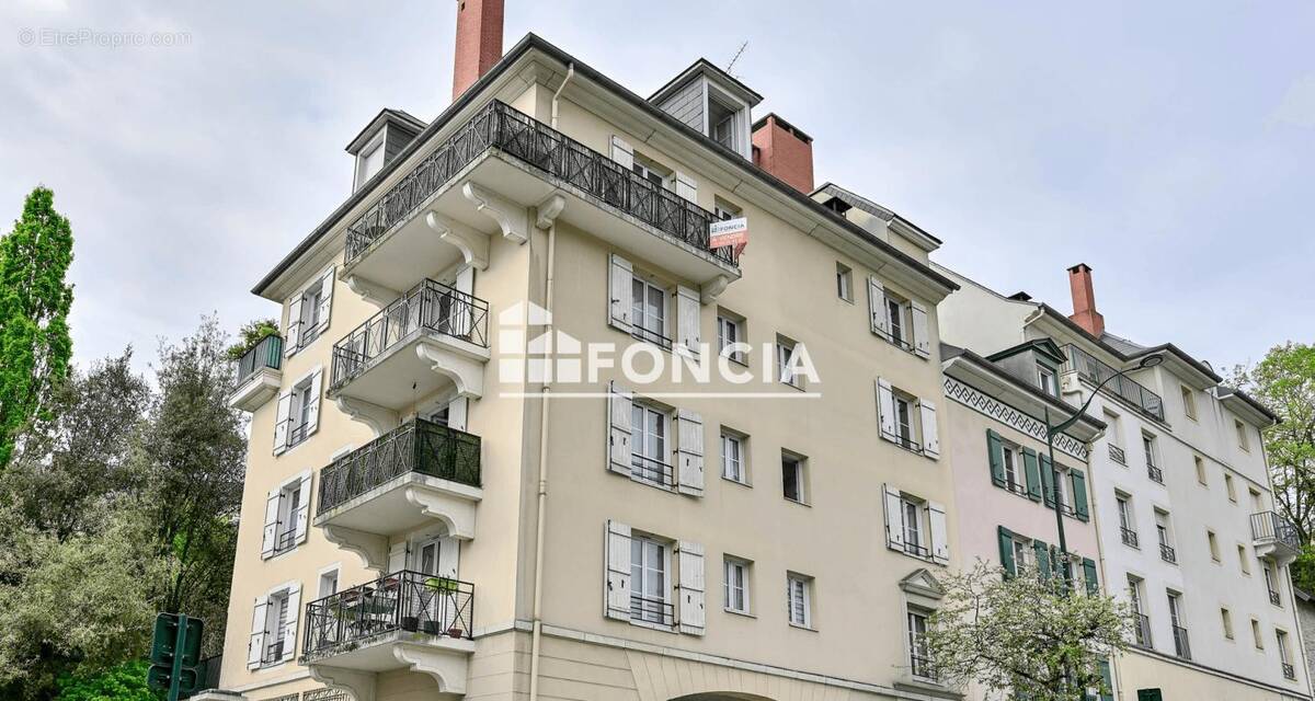 Appartement à LE PLESSIS-ROBINSON