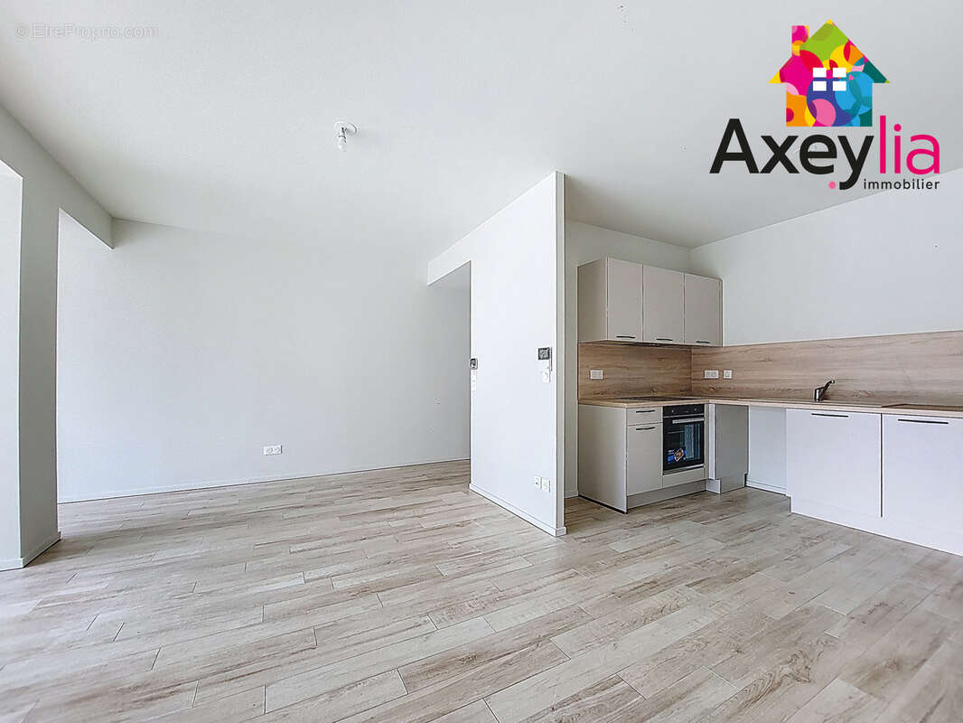 A vendre- appartement - roanne hyper centre - t2 70,5 m2 + bureau avec exterieur (lot 13) - photo 5