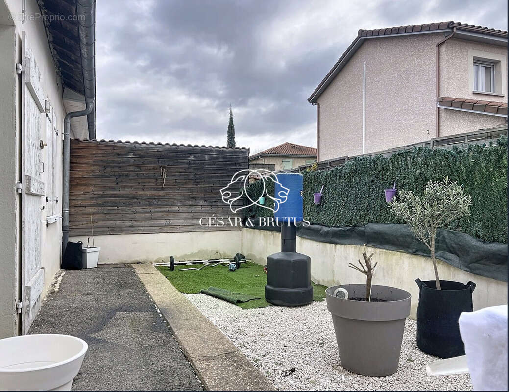 Maison 40 m² à Villefranche-Sur-Saone  - photo 2