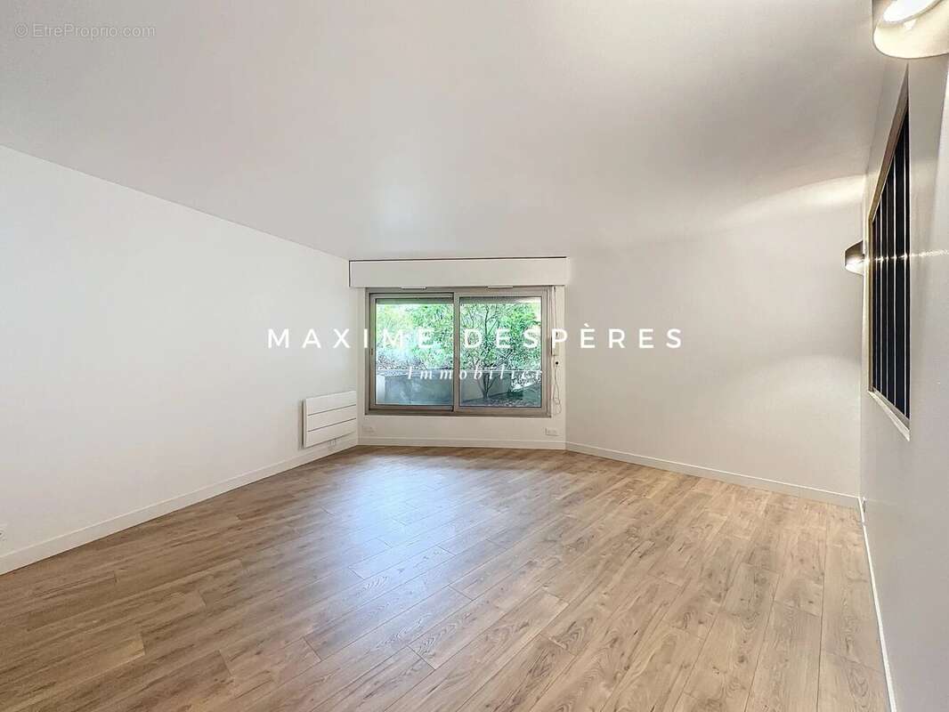 Appartement à NEUILLY-SUR-SEINE