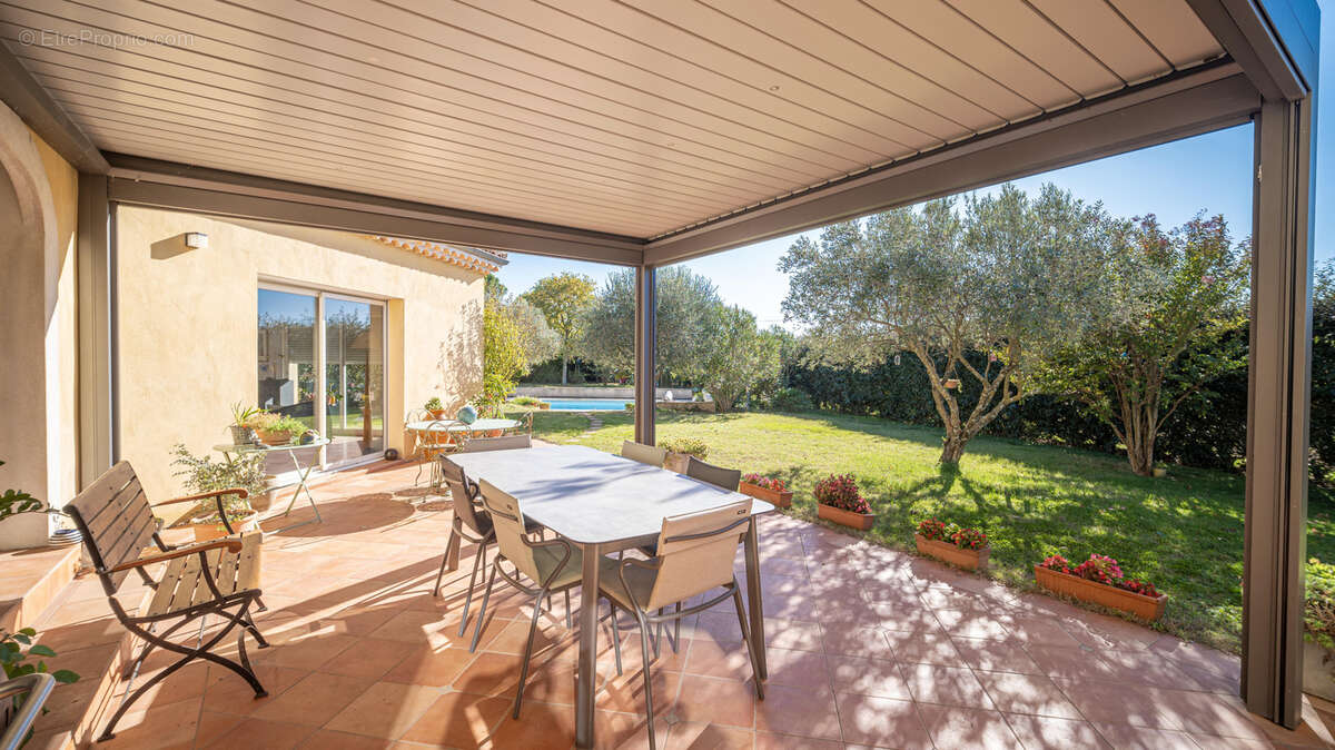 Maison à MONTELIMAR