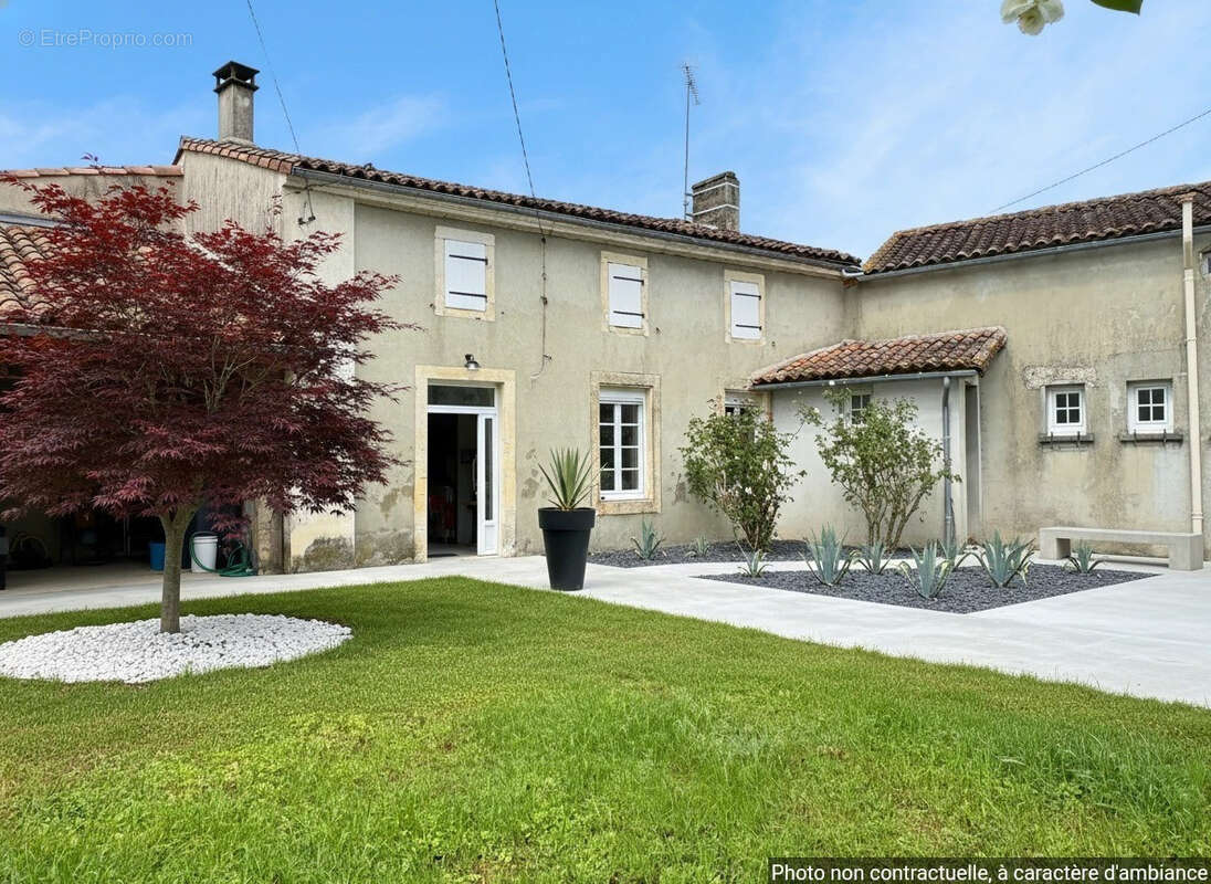 Maison à SAINTE-SEVERE