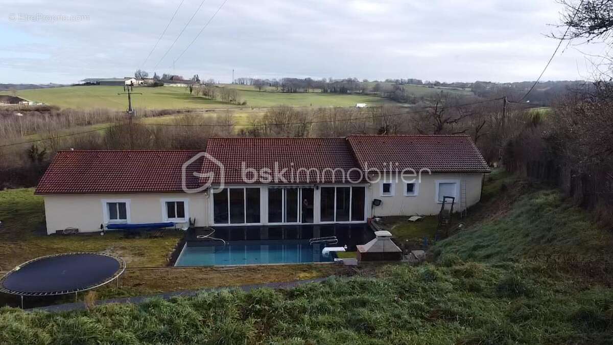 Maison à SAINT-HILAIRE-BONNEVAL