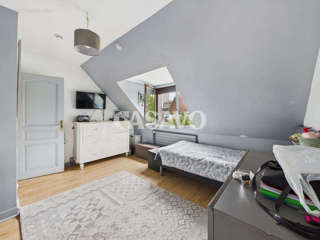 Maison à SARTROUVILLE