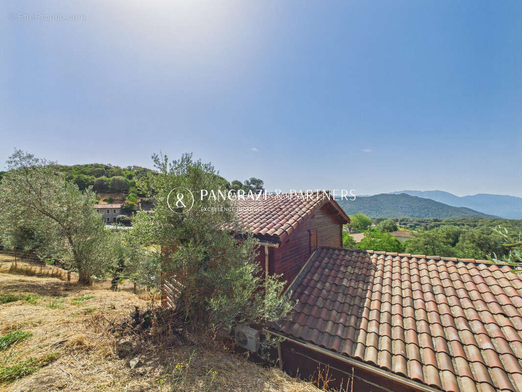 Maison 123 m² à Santa-Maria-Siche  - photo 8