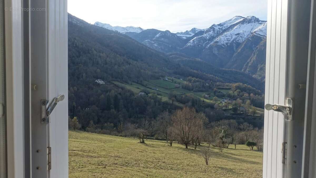 Maison à EAUX-BONNES