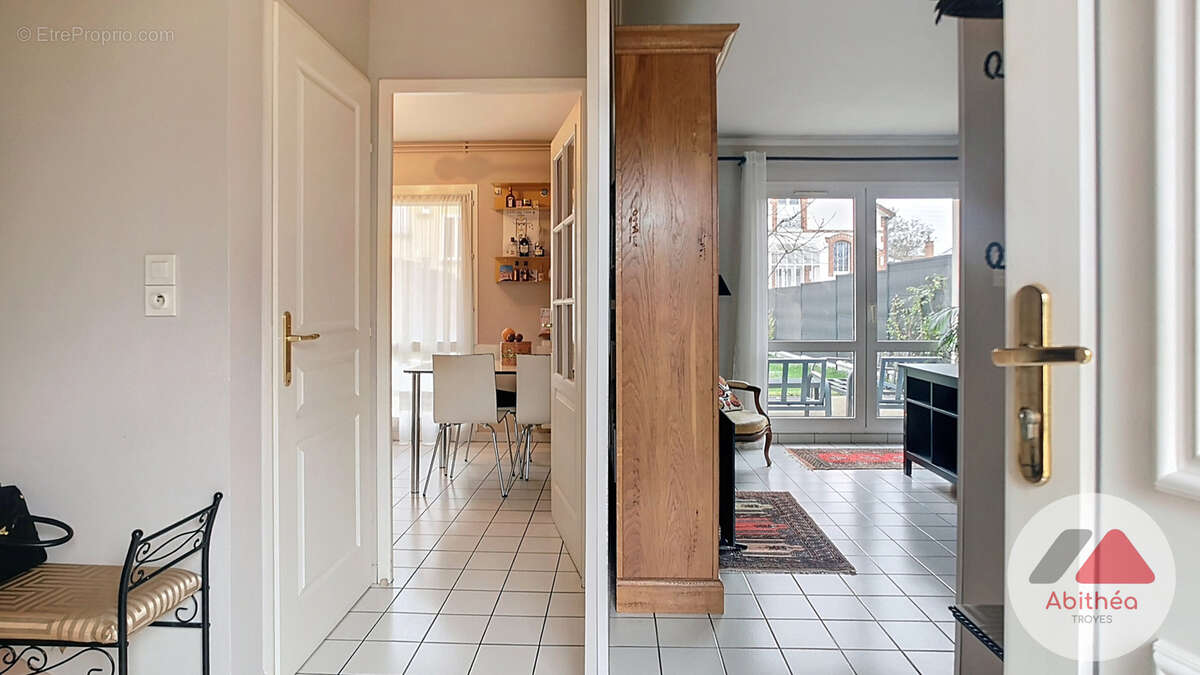 Maison à SAINTE-SAVINE