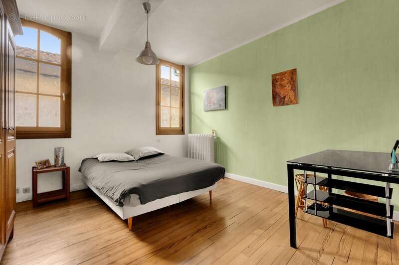 Commerce à L&#039;ISLE-EN-DODON