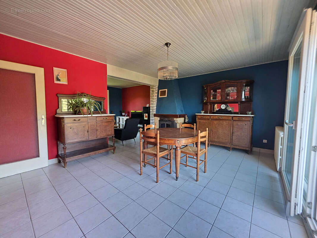 Maison ETEVAUX 4 Pièces 85 m² - photo 2