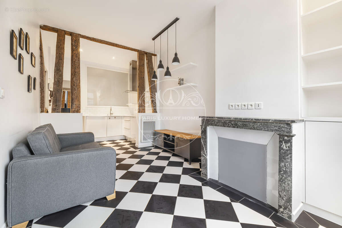 Appartement à PARIS-1E