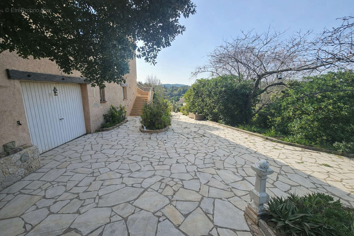 Maison à SAINT-RAPHAEL