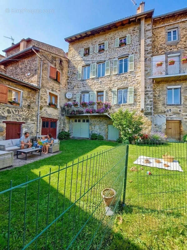 Maison à BOISSET-SAINT-PRIEST