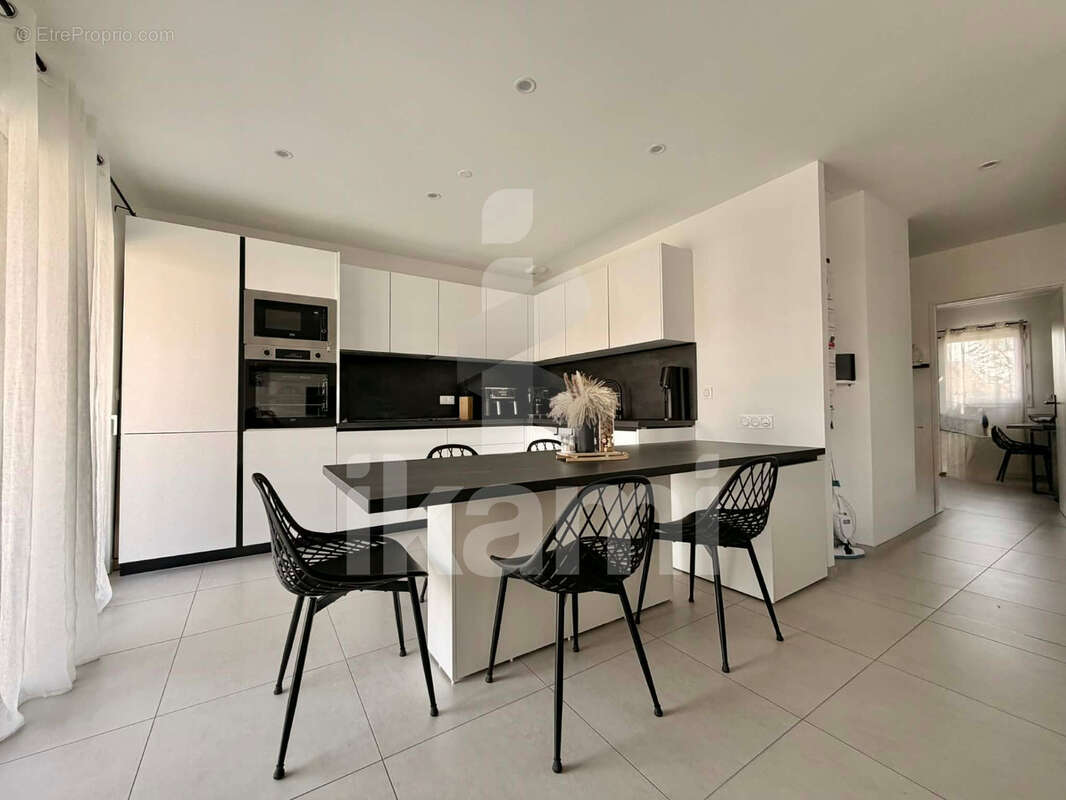 Appartement à SILLANS