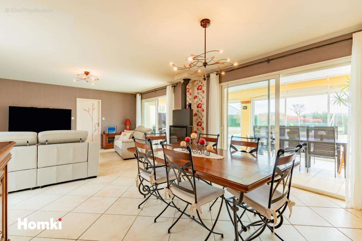 Maison à BRUGUIERES