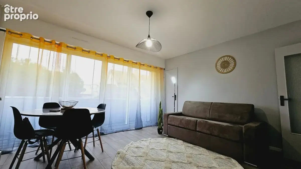Bourges appartement 32.3 m² renové et meublé balcon - photo 2