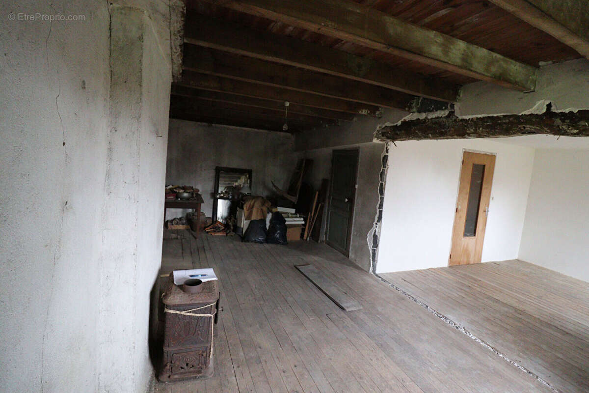 Maison à SAINT-SORNIN-LEULAC