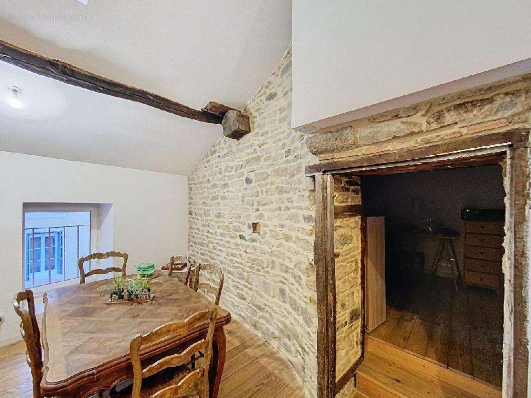 Appartement à CLUNY