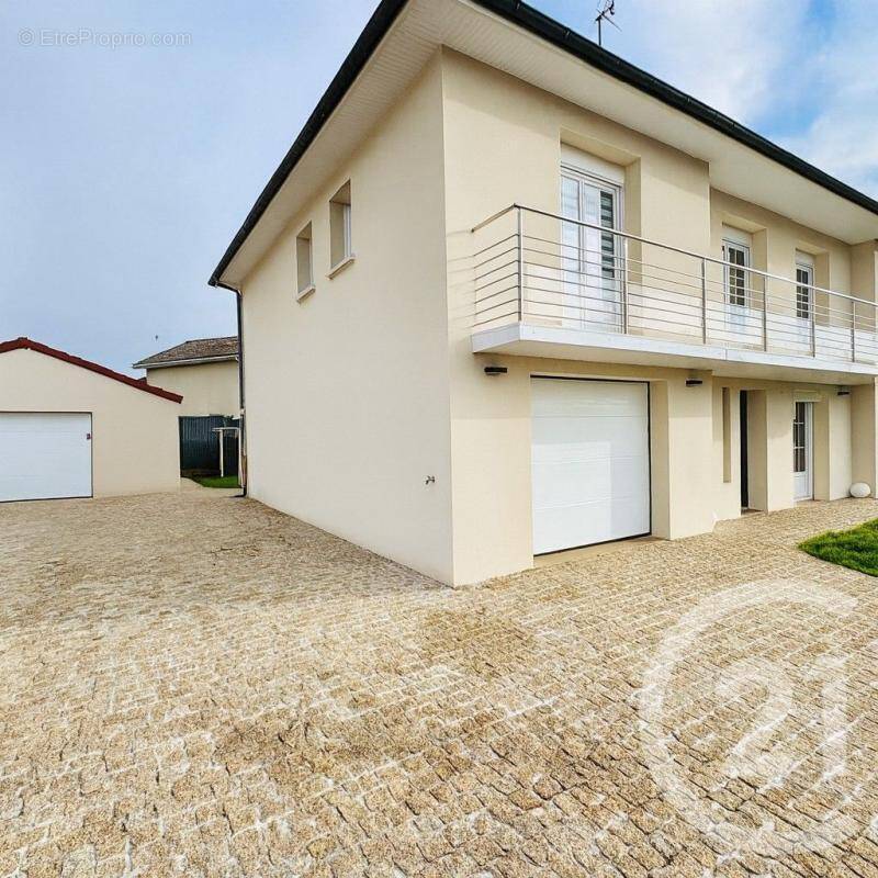 Maison à RILHAC-RANCON