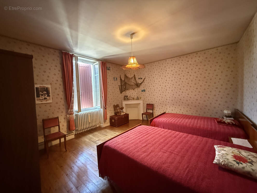 Maison de village et dépendances - photo 16