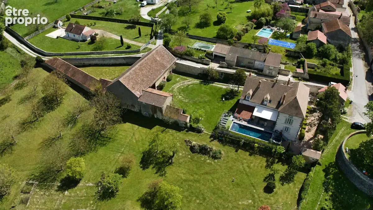 Allier, charroux luxueuse maison de maitre xviiième renovee, piscine et dependances terrain de 7500m2 - photo 9