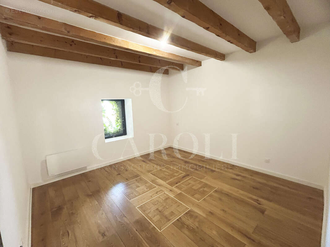 Maison à VILLY-LE-PELLOUX