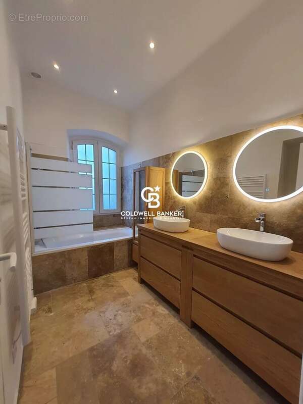 Maison à LA GARDE-FREINET