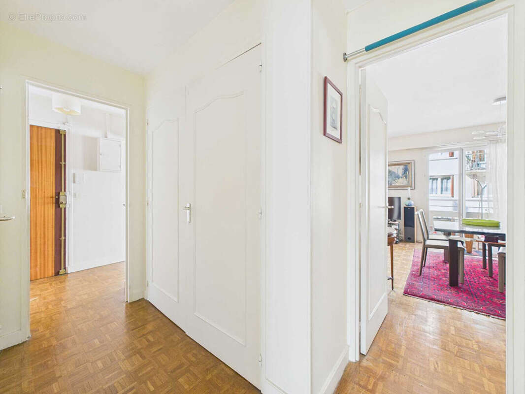 Appartement à PARIS-17E