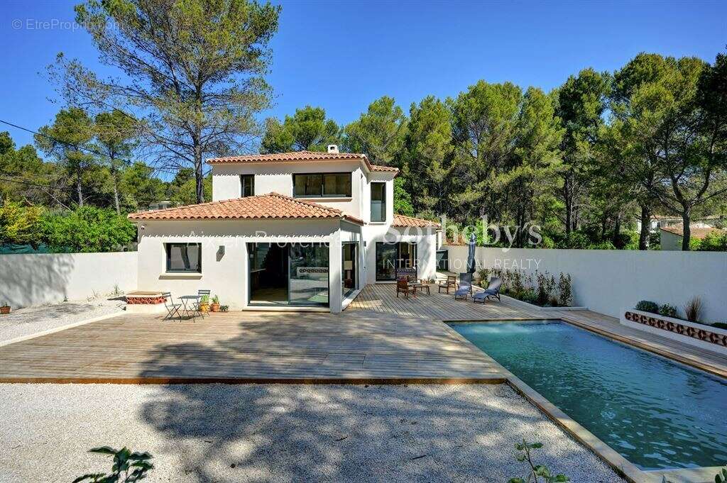 Maison à VENTABREN