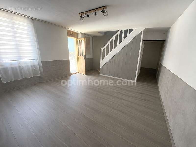 Maison en pierre  210 m2 avec potentiel - photo 5