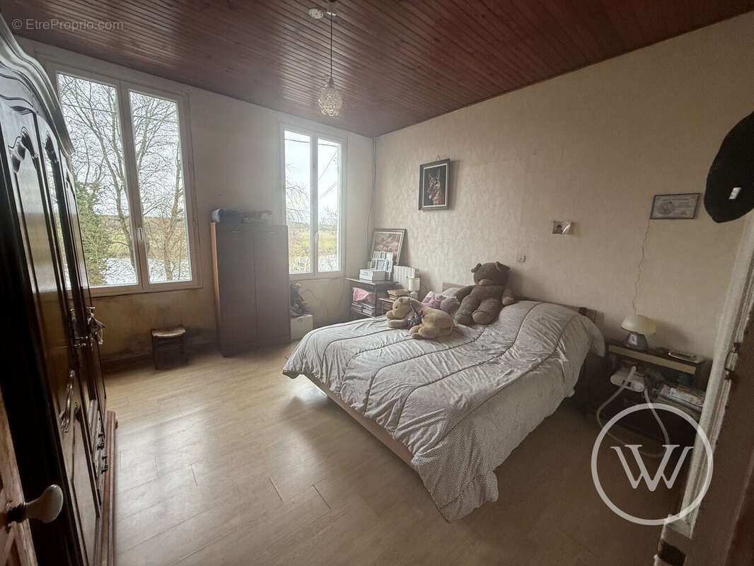 Maison à NOYEN-SUR-SARTHE