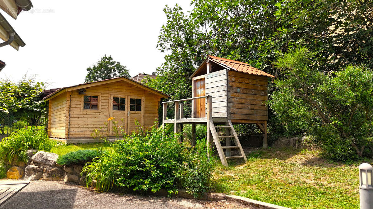 Maison à SAINT-VINCENT-DE-MERCUZE