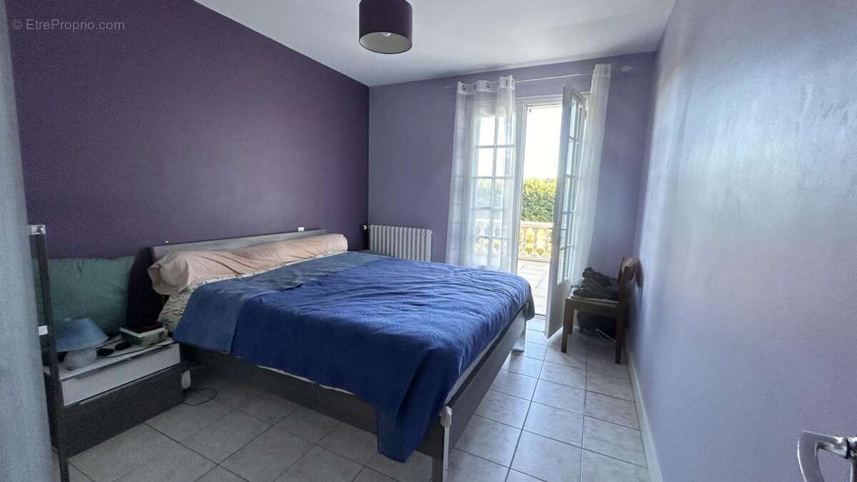 Maison à SAINT-MARTIAL-DE-VALETTE