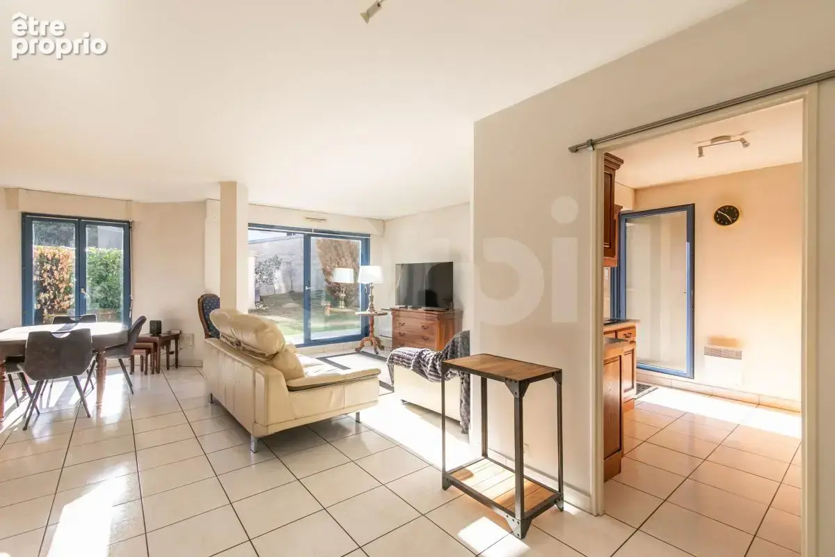 Le Perreux-sur-Marne – Appartement de 98 m² avec jardin privatif de 400 m² et un double box sécurisé - photo 4