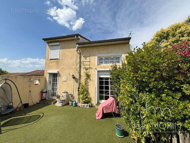 Maison à MONTELIMAR