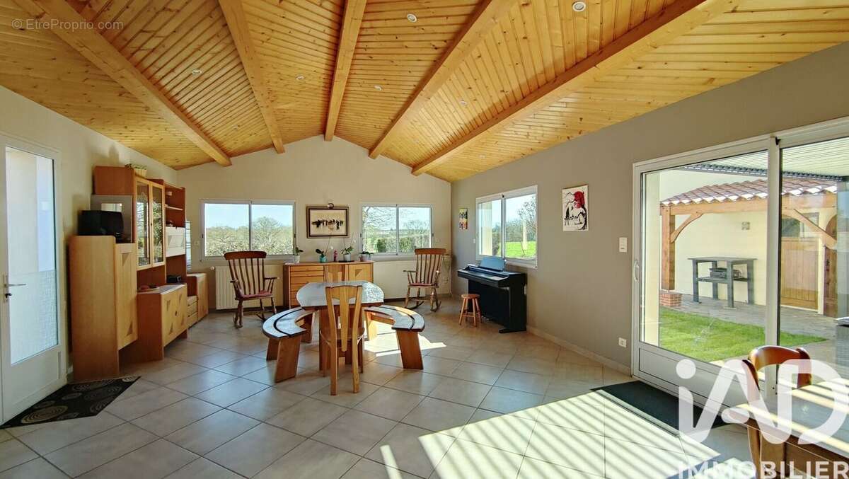 Photo 3 - Maison à GROSBREUIL