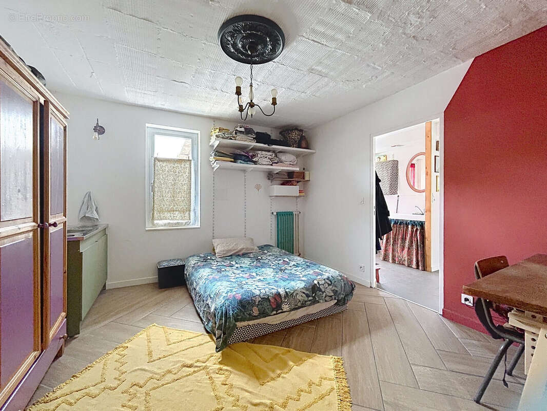 chambre au RDC 