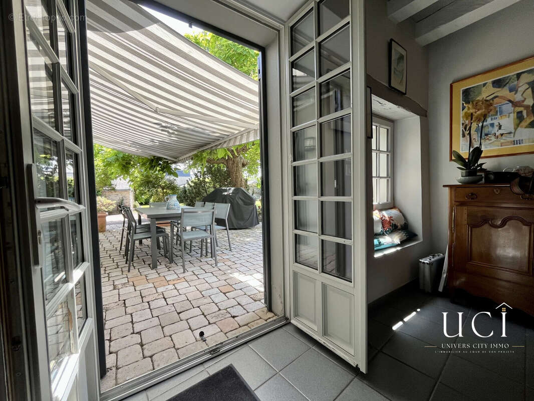 Maison 227 m² à Les Ponts-De-Ce  - photo 2