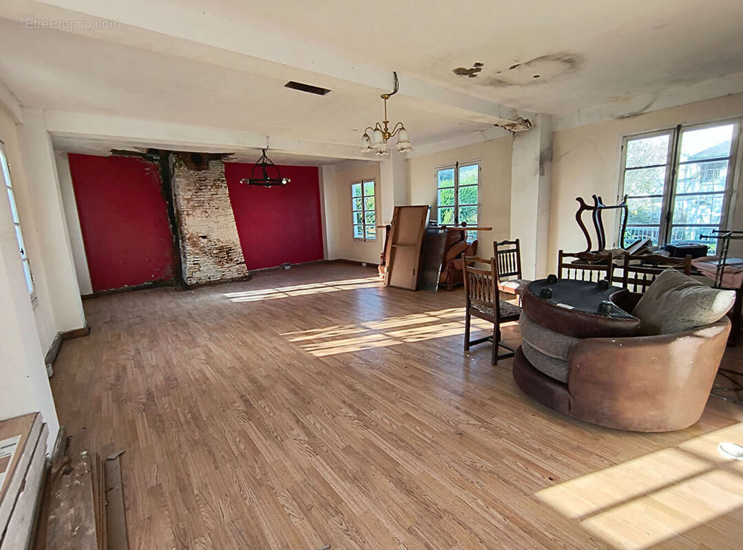 Maison à SAINT-SULPICE-LAURIERE