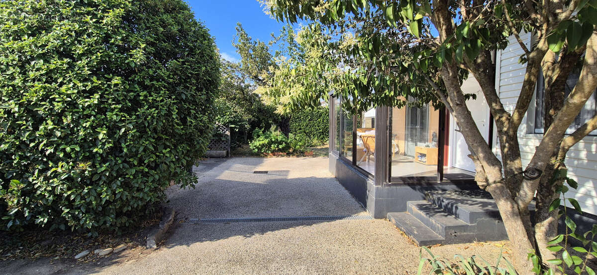 Maison individuelle de plain-pied, garage et terrain clos de 547 m2 - photo 4