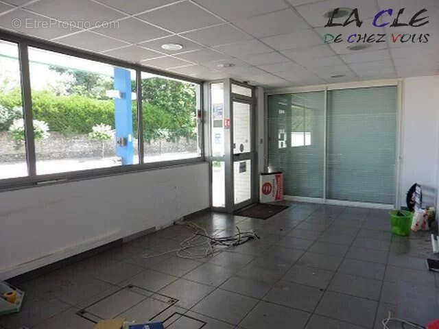 Commerce à COULONGES-SUR-L&#039;AUTIZE