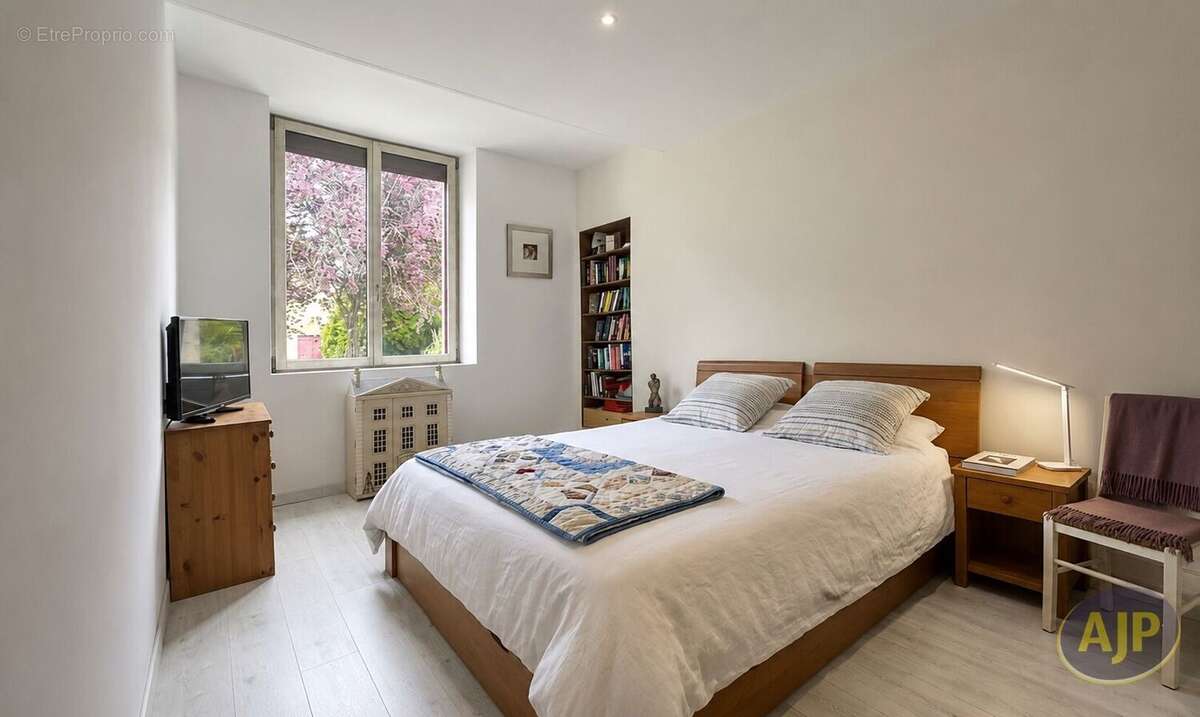 Maison pierre, 5 chambres et 1 bureau, Cussac le vieux ! - photo 9