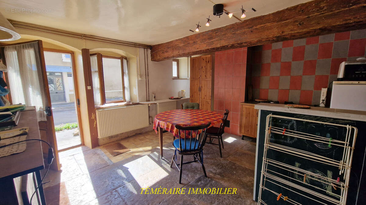 Vers-en-Montagne - Maison mitoyenne de 114.80m2 à rénover - photo 4