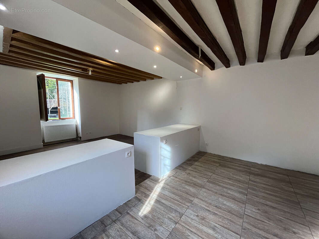 Maison à MERY-ES-BOIS