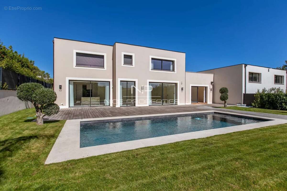 Maison à MOUANS-SARTOUX