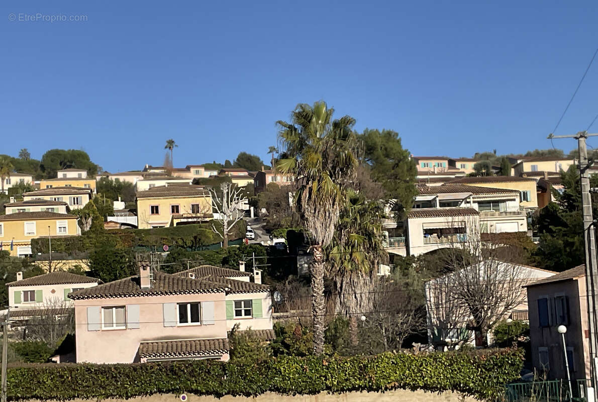 Appartement à LA COLLE-SUR-LOUP